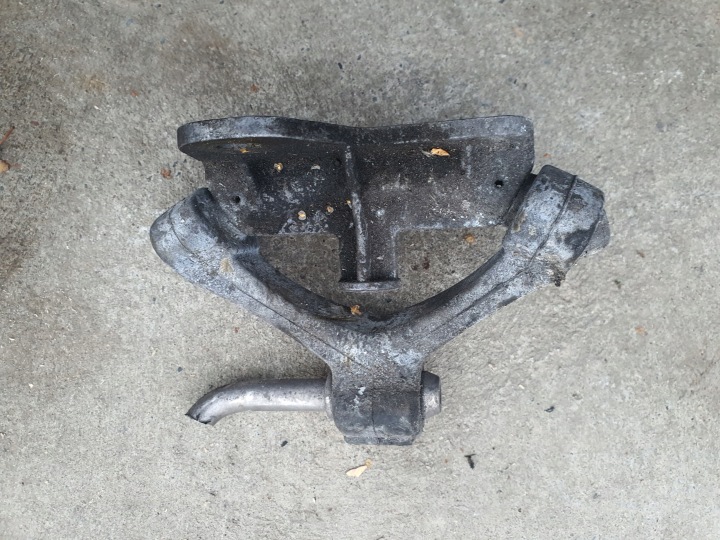 Audi A4 B6 B7 SEAT EXEO VW PASSAT Halter Gummibefestigung Schalldämpfer 4B0253144J