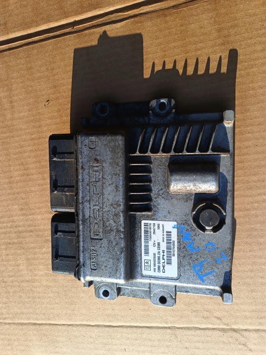 PEUGEOT 308 T9 2.0 BlueHDi Engine Computer 9804828580 9810764880