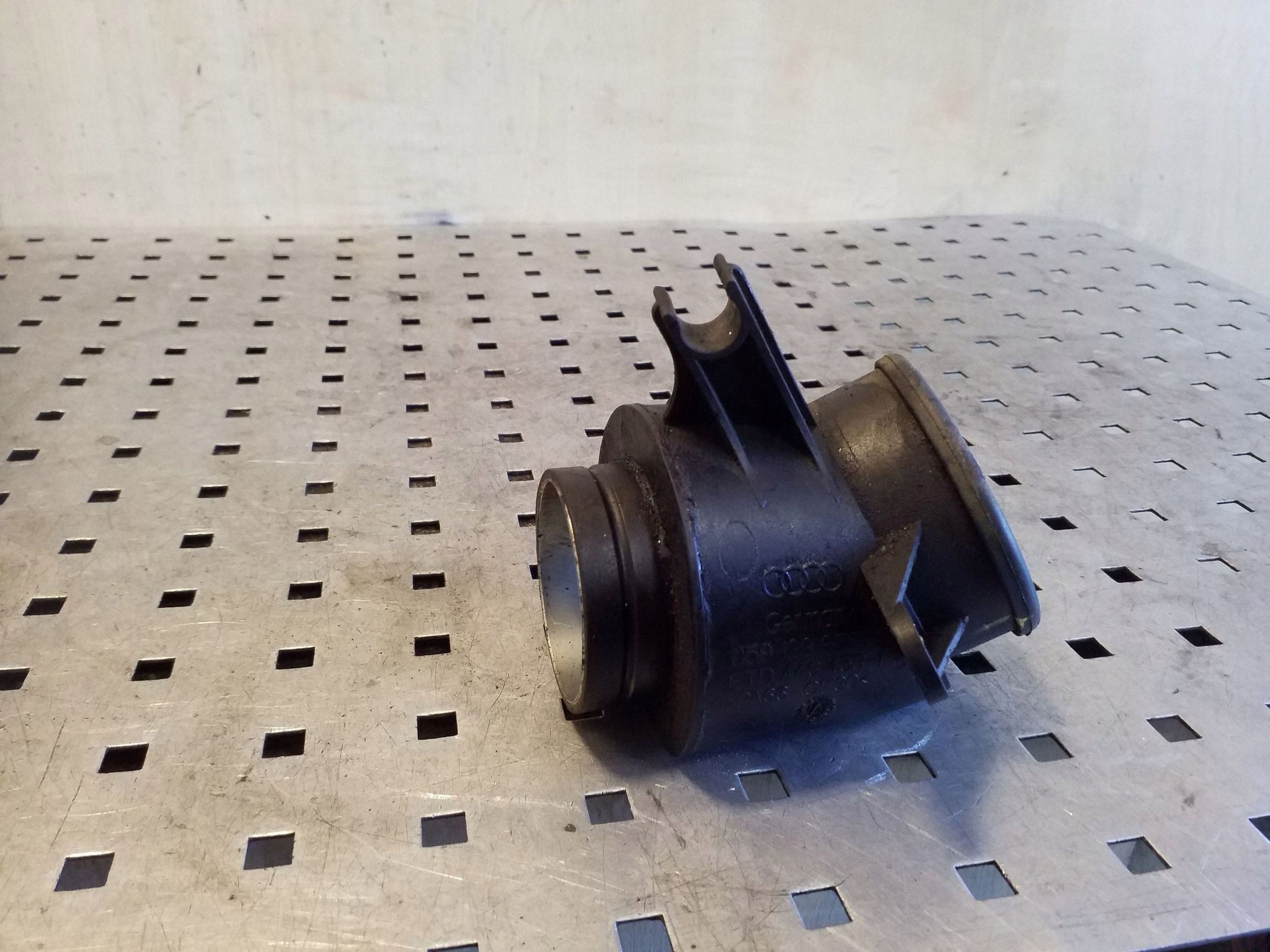 Turbo Elbow 059129955P A6 C7 3.0 TDI image 3
