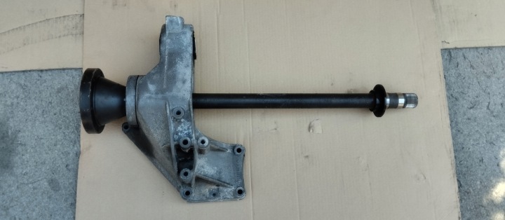 Mercedes-Benz Vito 2.2 Achswellenhalter A6112220009 6382420313