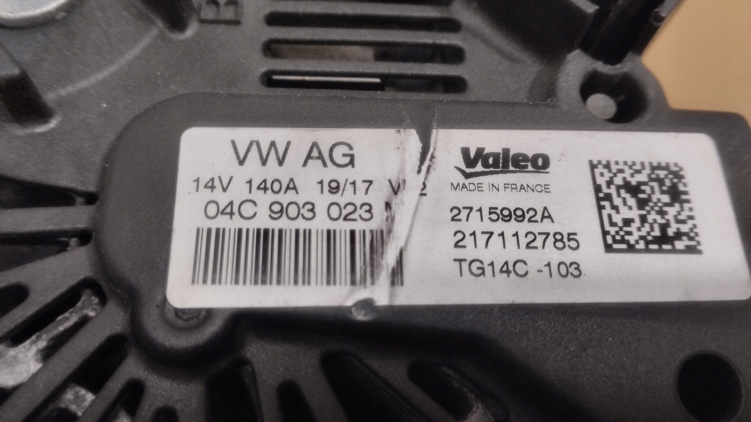 Alternator Volkswagen OE 04C903023M image 6