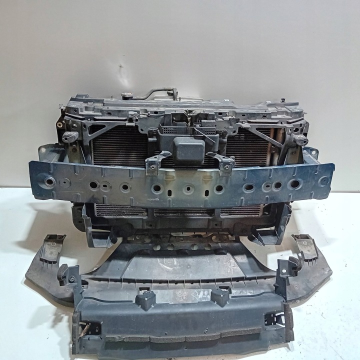 Mazda 3 III BM BN voorste koelermontagebalk compleet