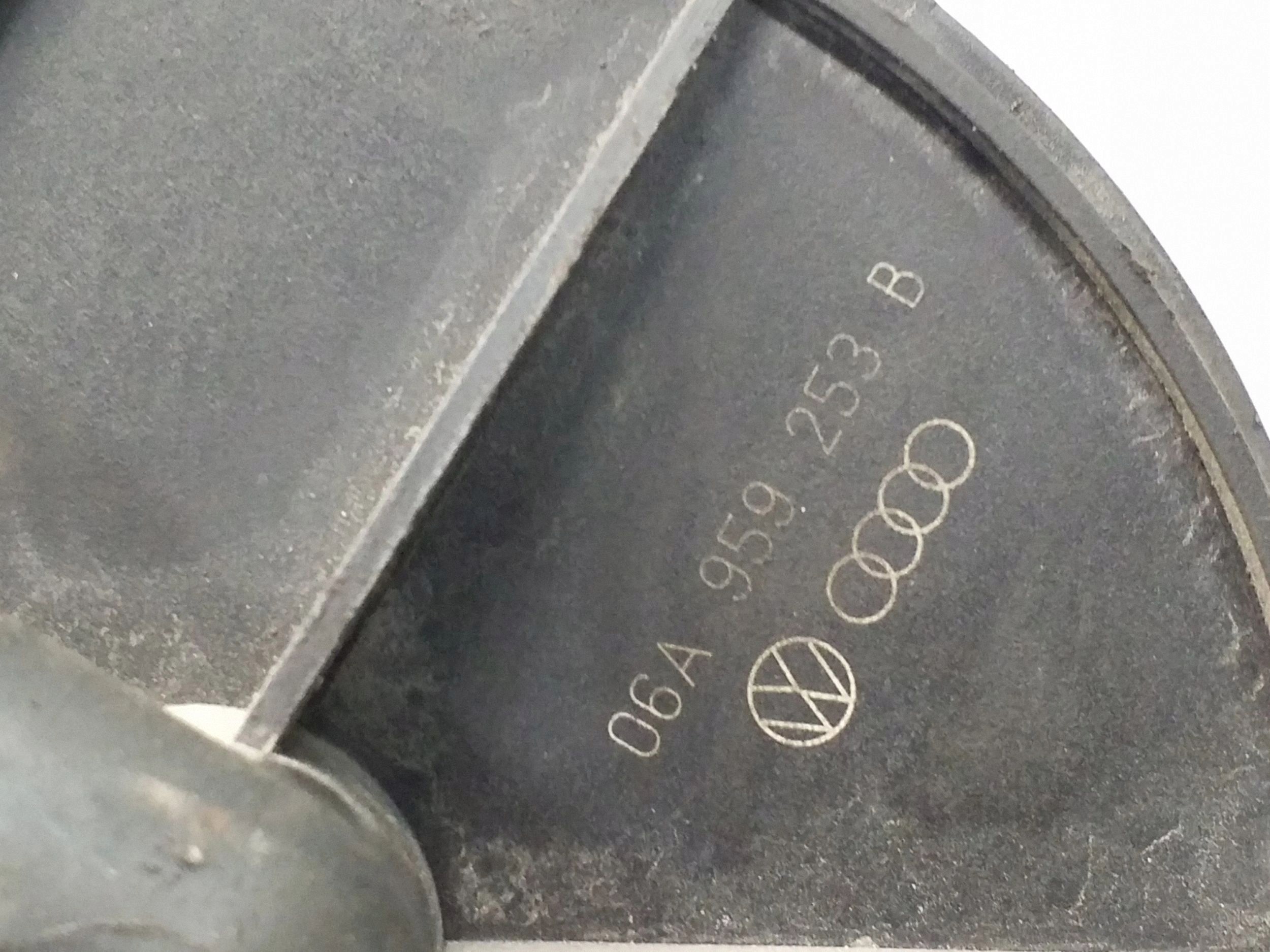 Pompe à air secondaire VW 06A131333C image 5