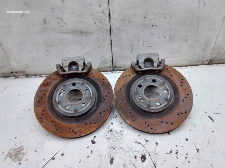 Mercedes-Benz A W177 AMG A35 jarrulevyt ja satulat A2474238800