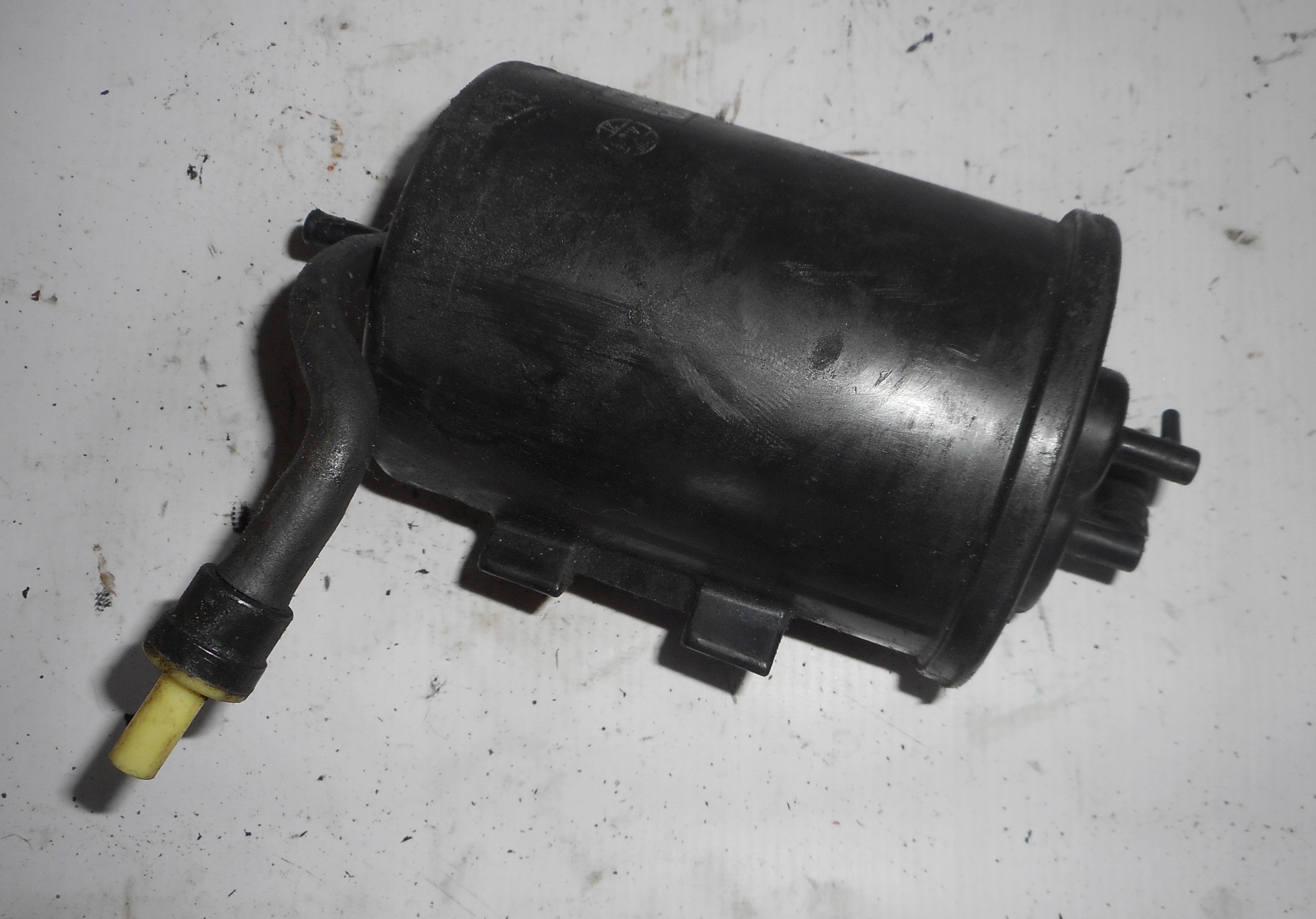 Toyota Rav4 I 98-00 carbon filter 77704-42020 image 2