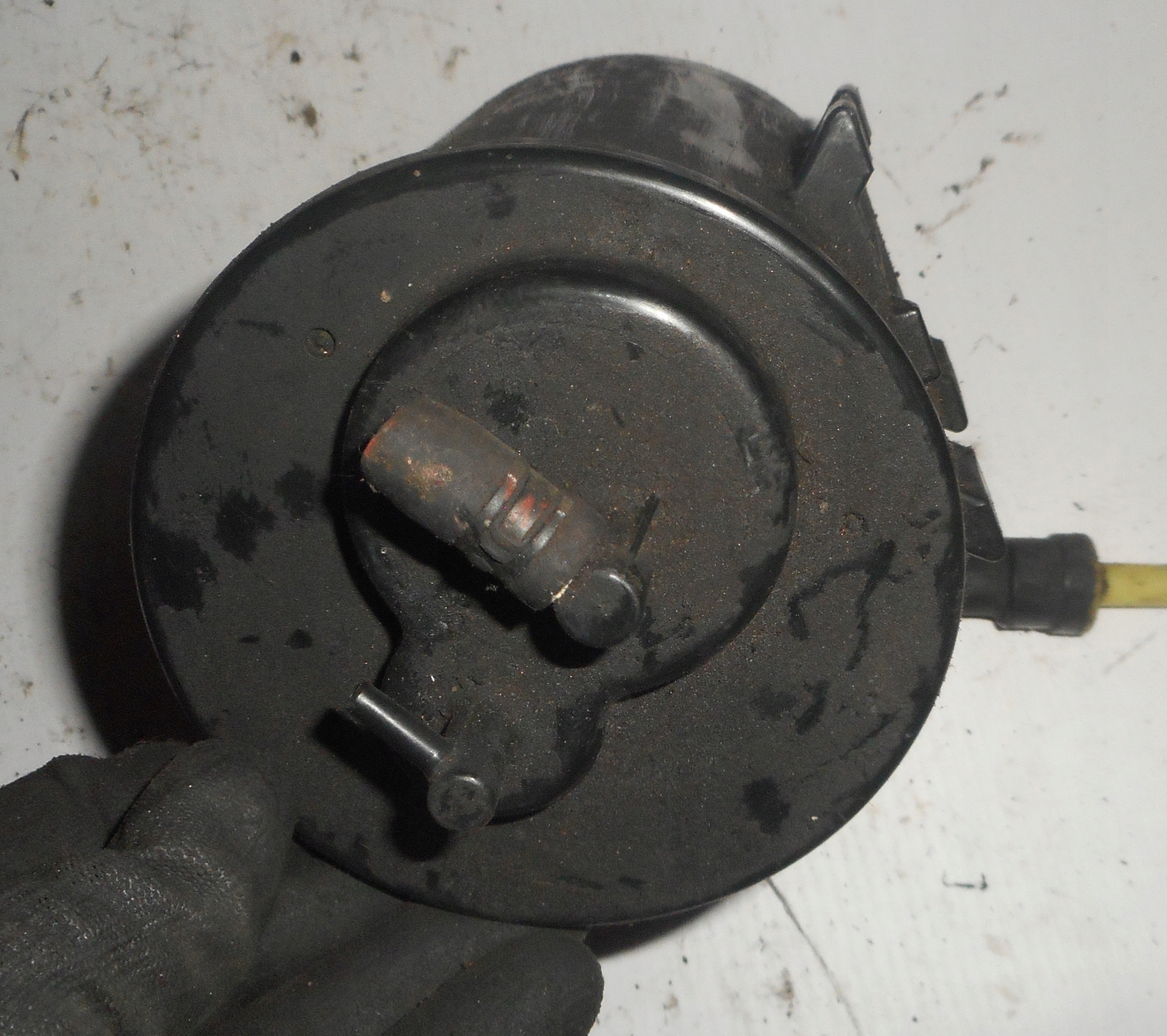 Toyota Rav4 I 98-00 hiilisuodatin 77704-42020