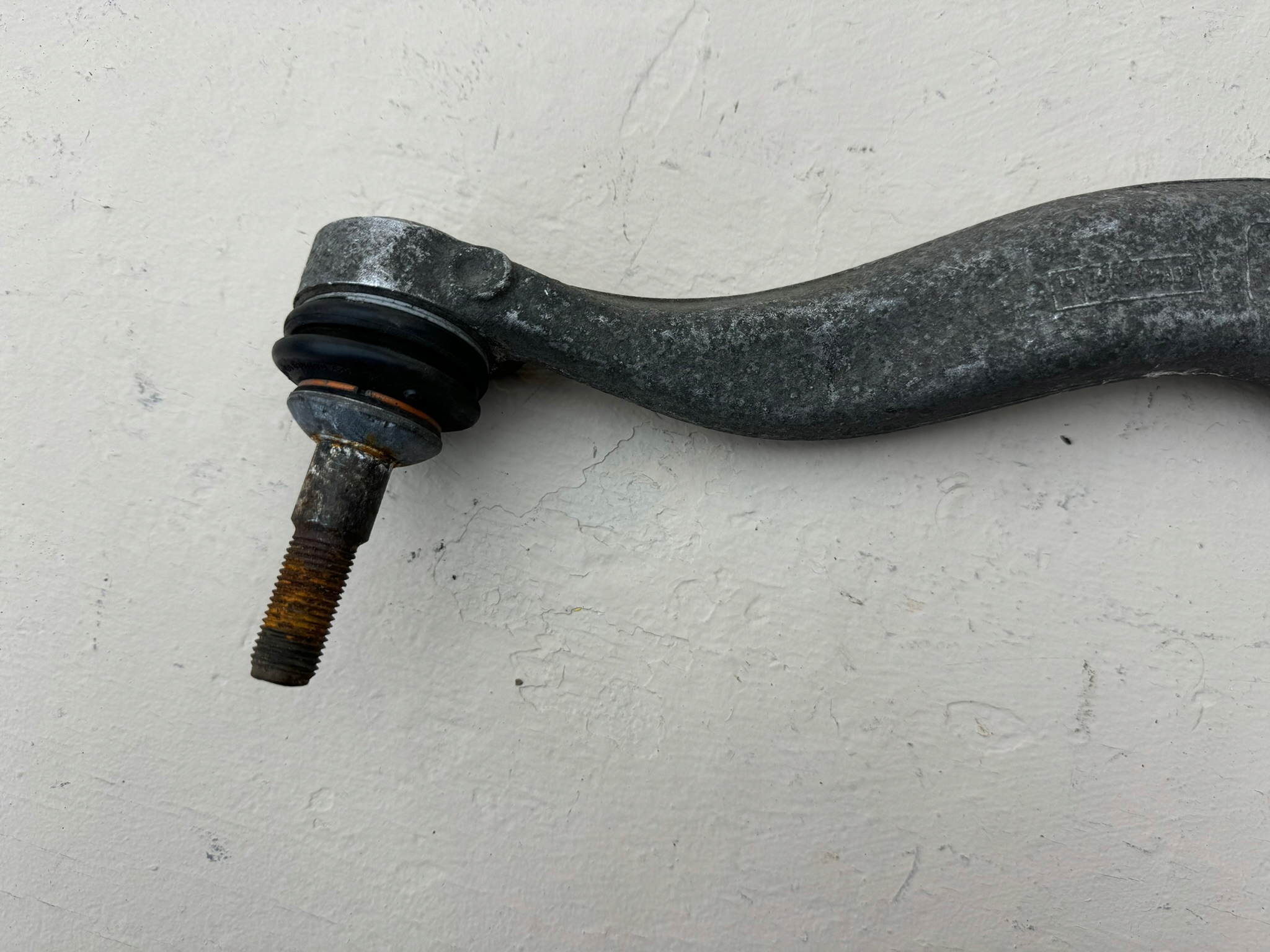 BMW 4-sarja F32 F36 etuhaarukka oikea DE EN6082T6