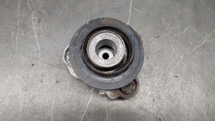 137466708 iskunvaimentimen kiinnike fiat ducato