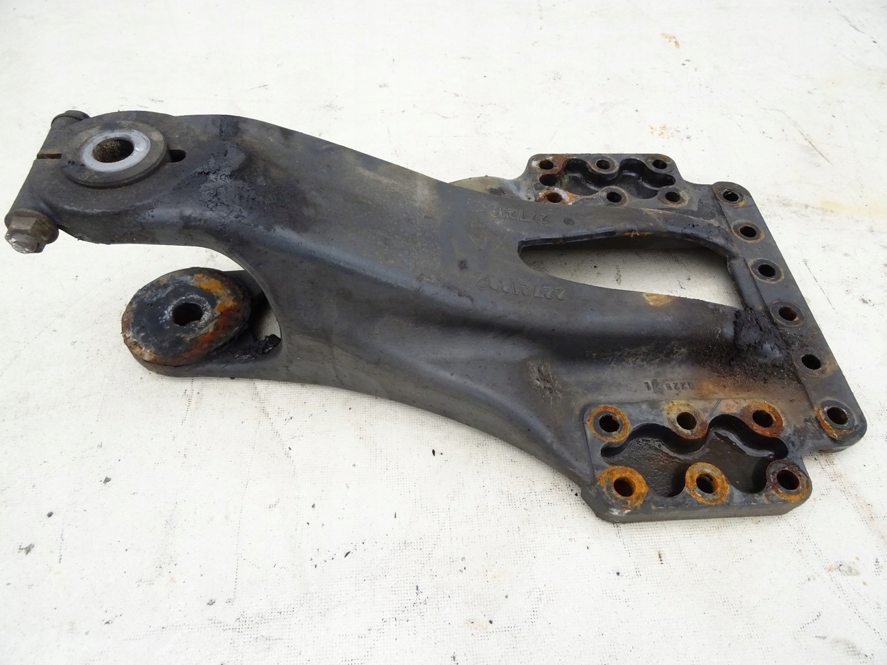 Support fixation demi-ressort 22721902 RENAULT TRUCKS T 460P LOW image 4