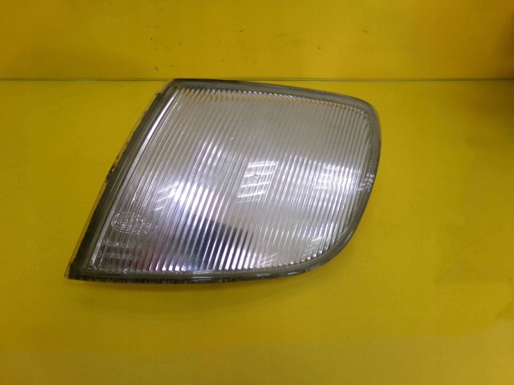 Etureflektori VW PASSAT B3/B4 (3A2, 35I) 3A0941067 1.9L diesel 66kW 1995