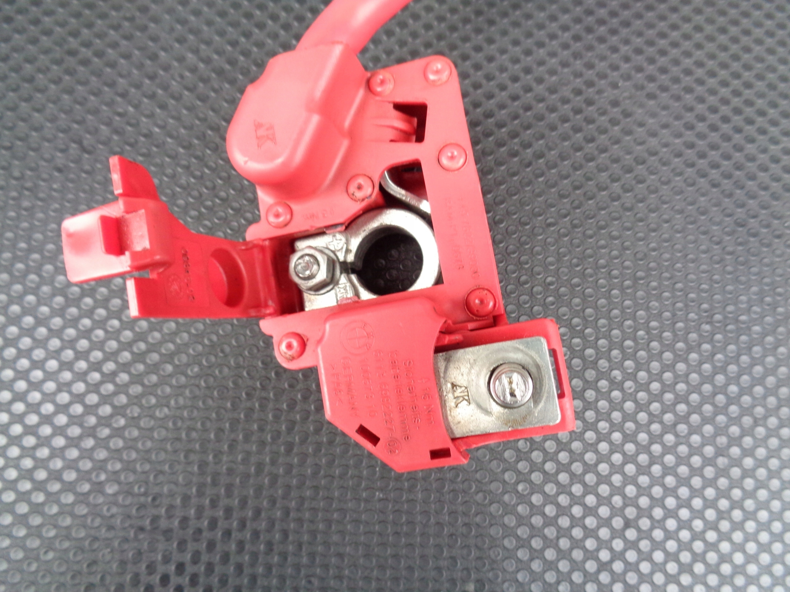 BMW E90 E91 E87 E92 X1 E84 E88 Clamp pyrotechnique plus 6988972 6988974 image 6