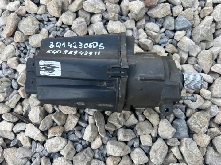 VW Passat B8 Arteon ohjaustehostimen pumppu