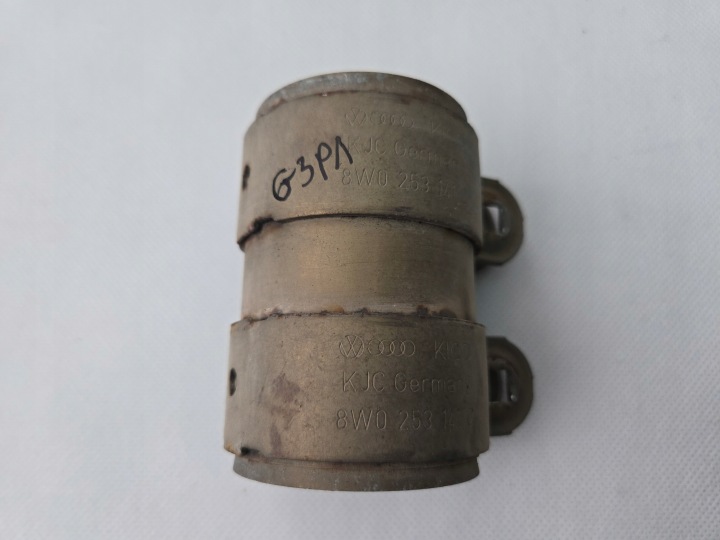 AUDI A4 B9 2.0 TDI kaksoispakoputken liitos 8W0253141C