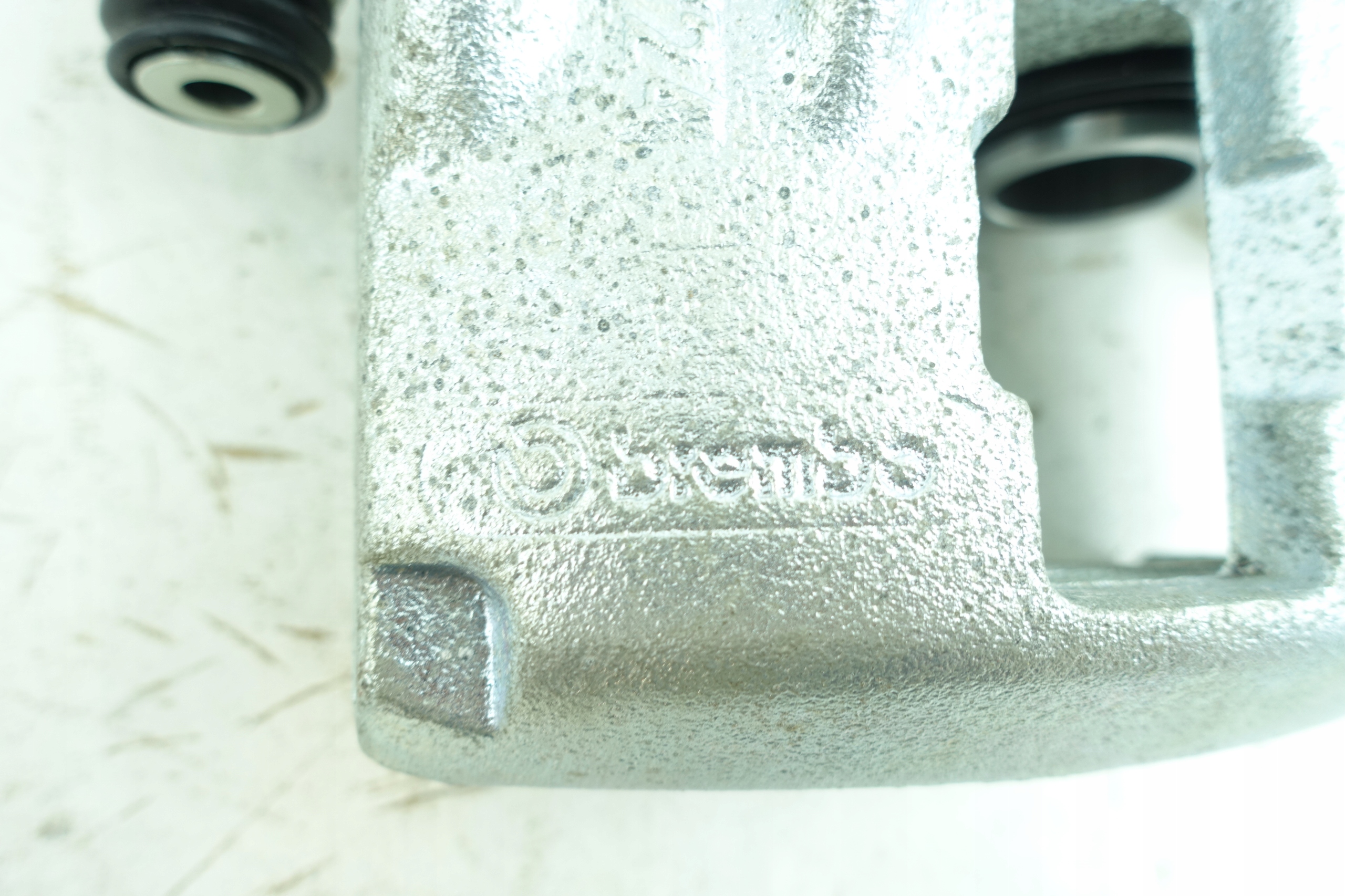 TRW BHV703E Brake Caliper Used image 3
