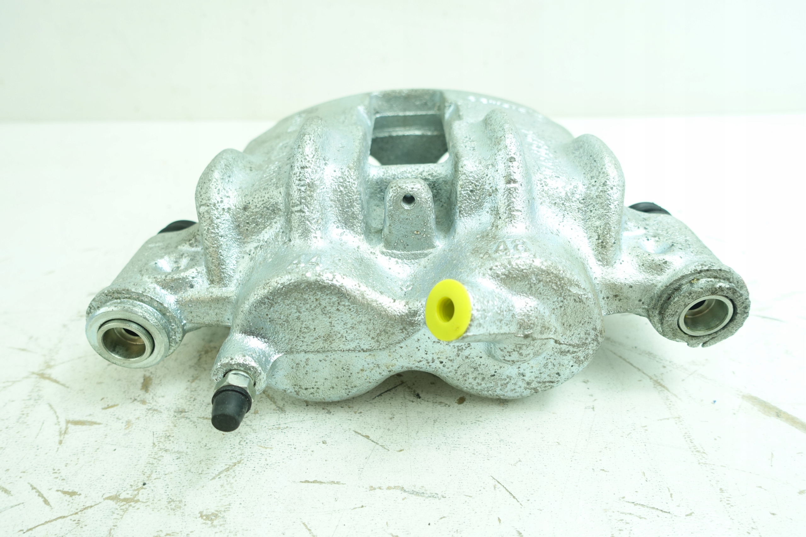 TRW BHV703E Brake Caliper Used image 4
