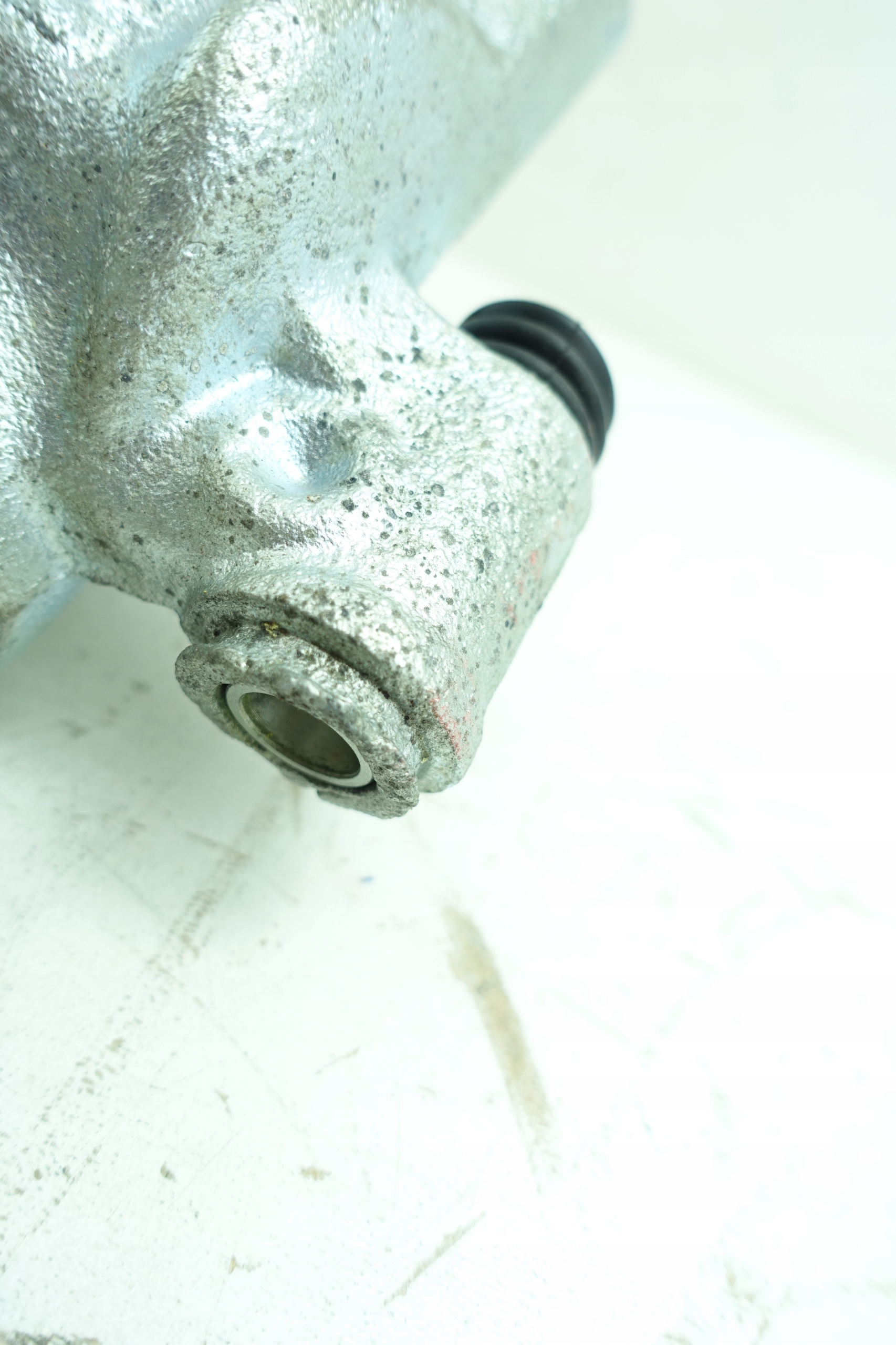 TRW BHV703E Brake Caliper Used image 5