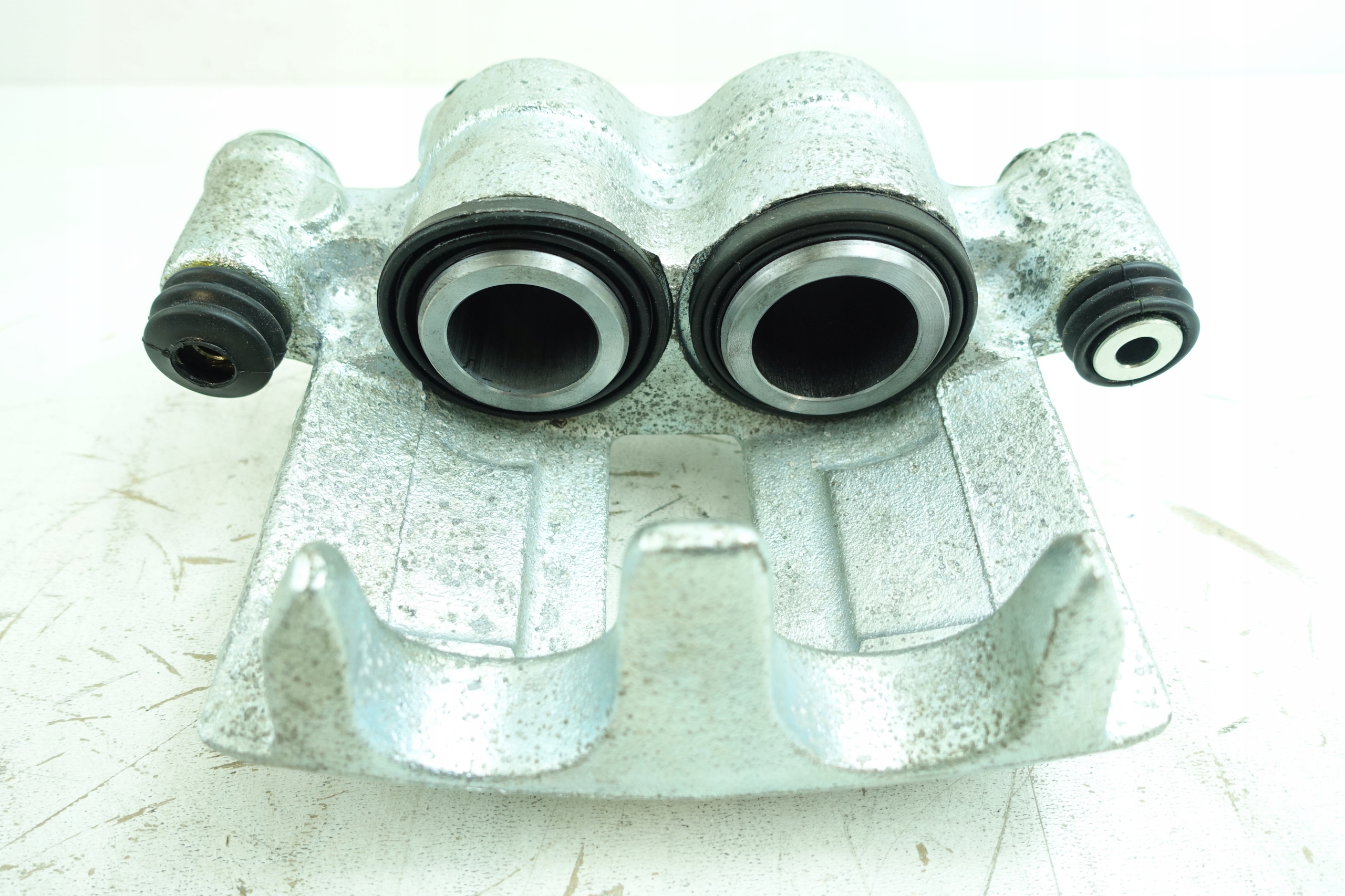 TRW BHV703E Brake Caliper Used image 9