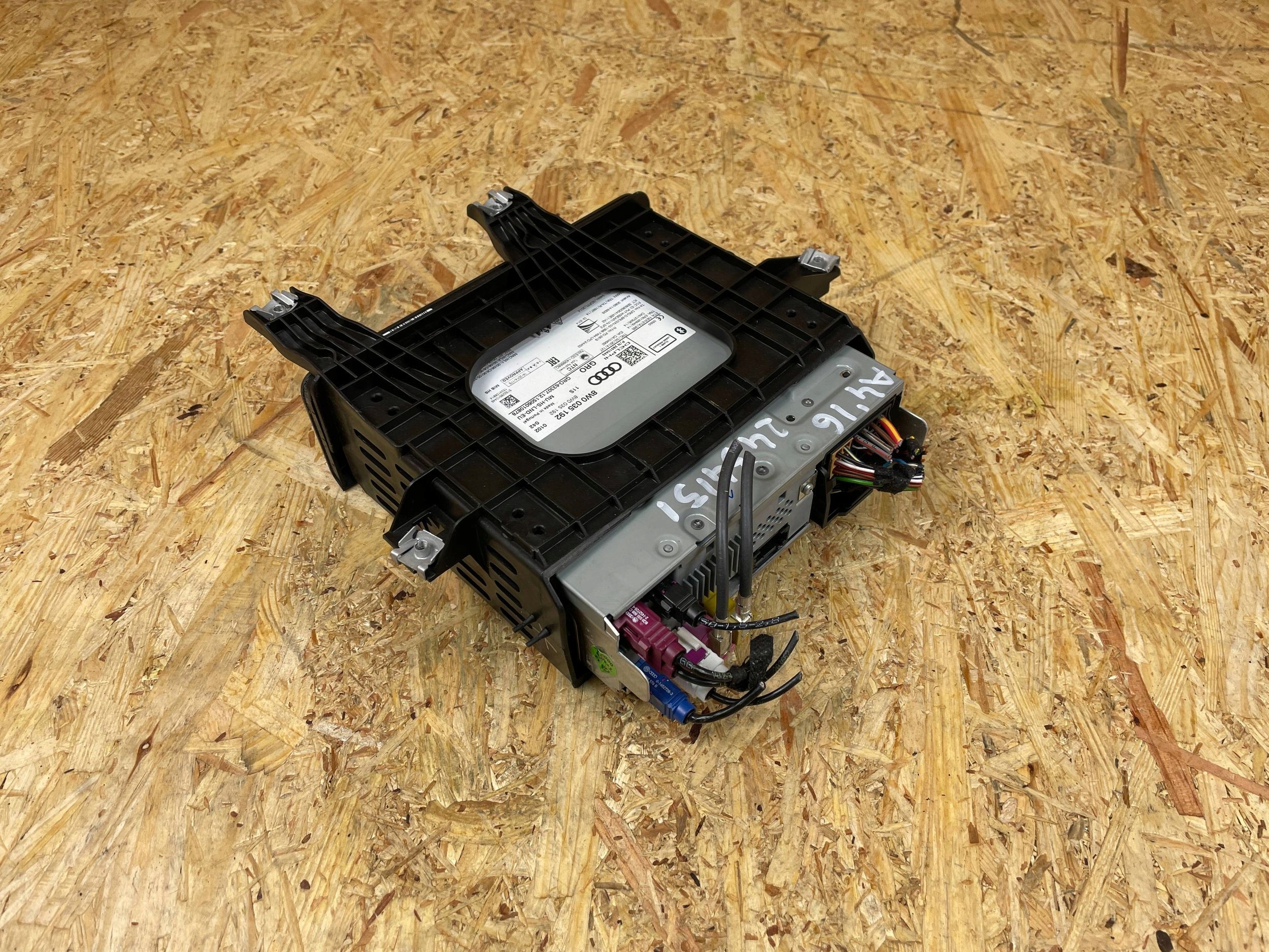 Audi A4 B9 A5 8W Navigation Unit 8W0035192 2015- Used image 3