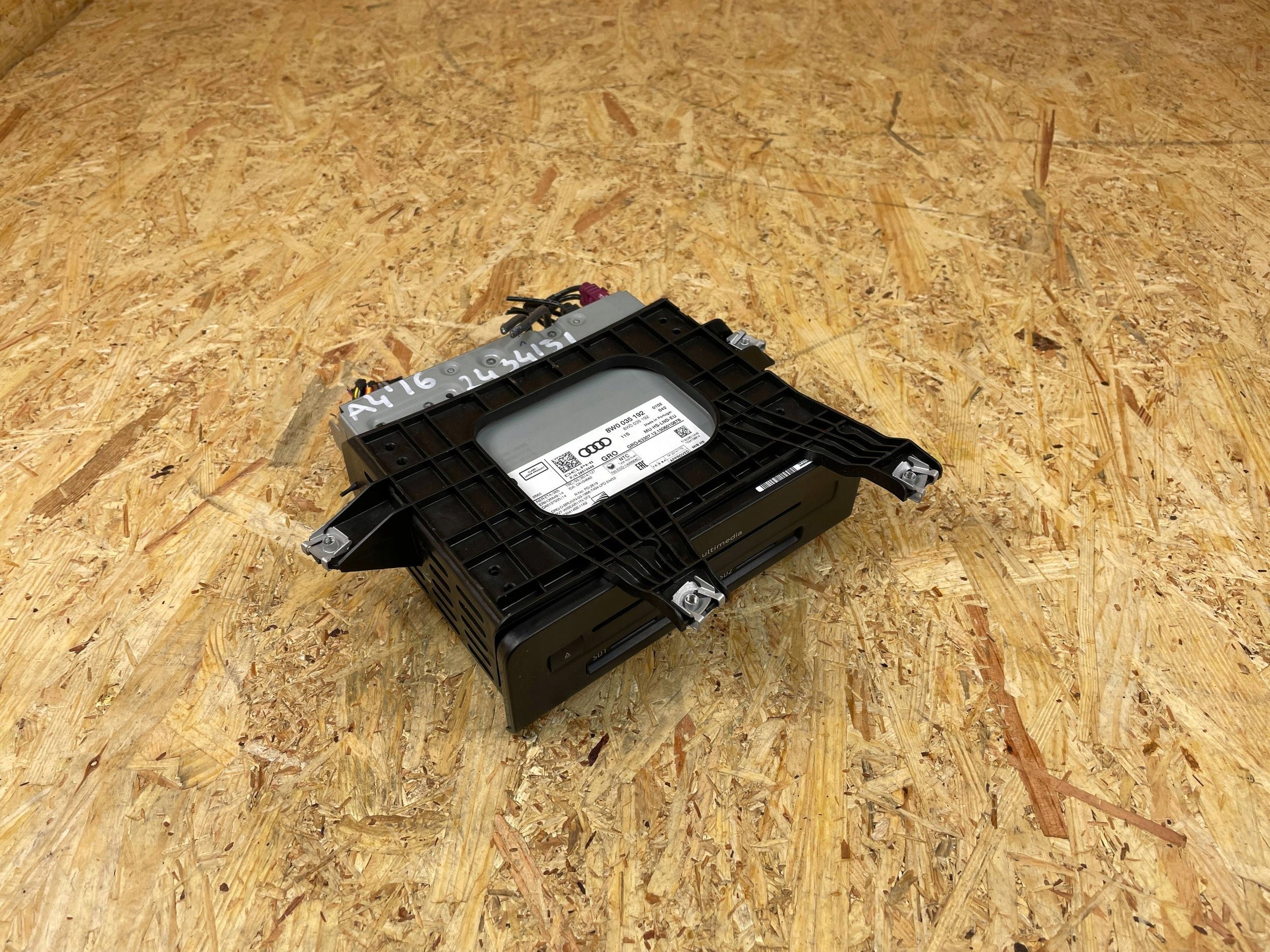 Audi A4 B9 A5 8W Navigation Unit 8W0035192 2015- Used image 5