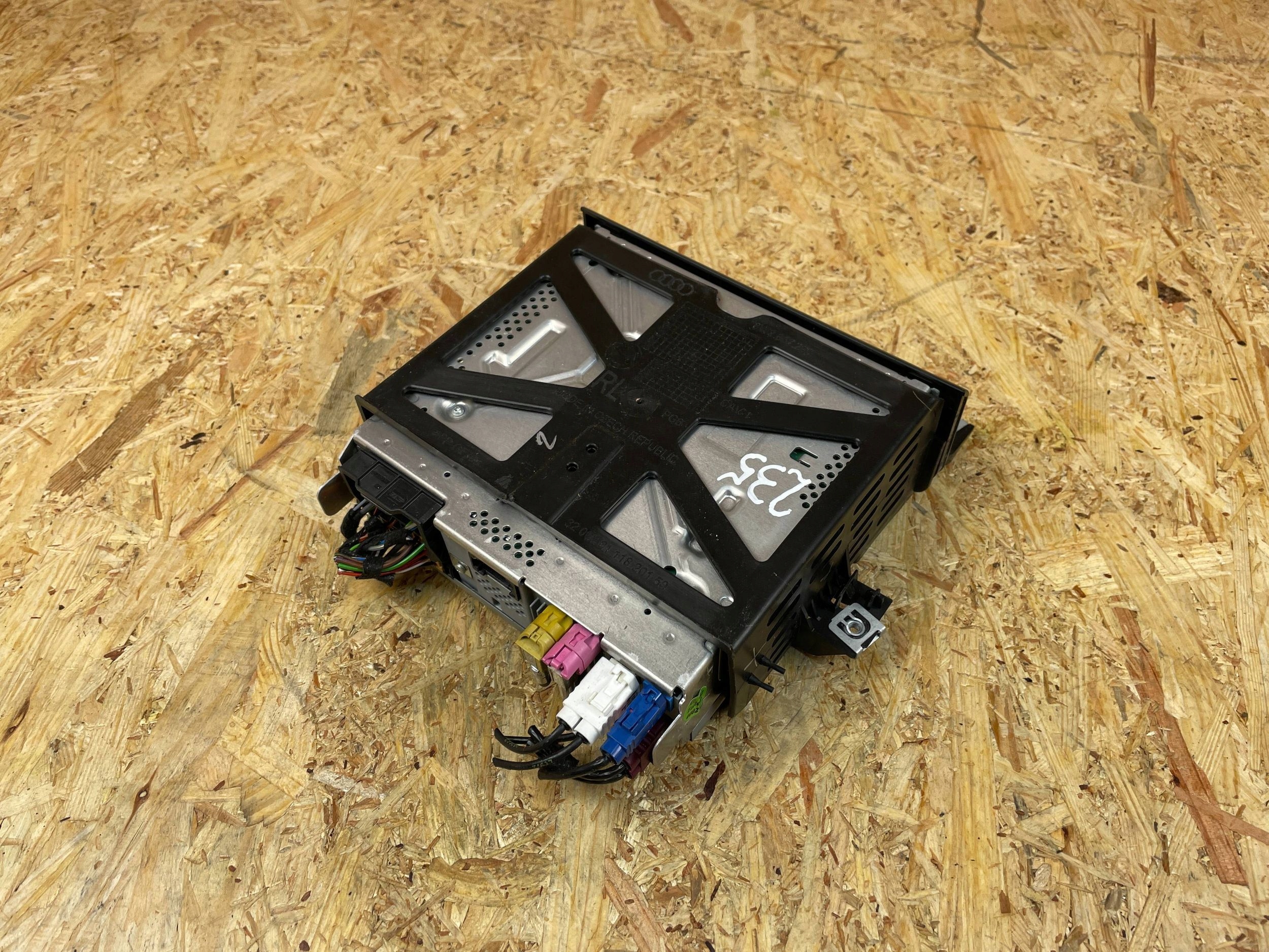 Audi A4 B9 A5 8W Navigation Unit 8W0035192 2015- Used image 7