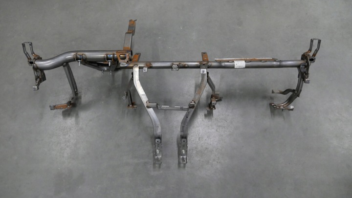 BMW X2 F39 X1 F48 kojelaudan tukirunko 9296844
