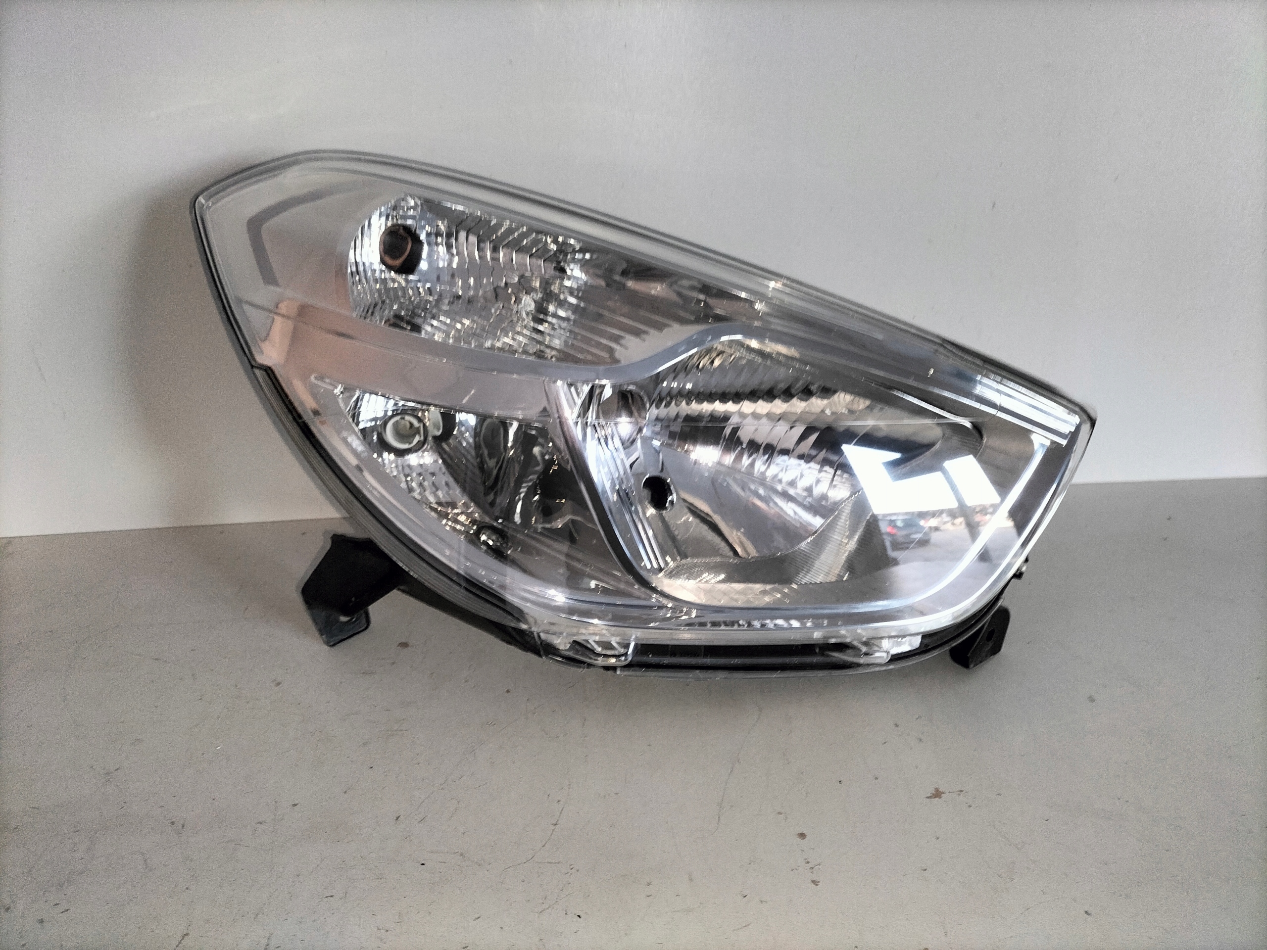 Farol dianteiro direito DACIA LODGY DOKKER 12- image 2