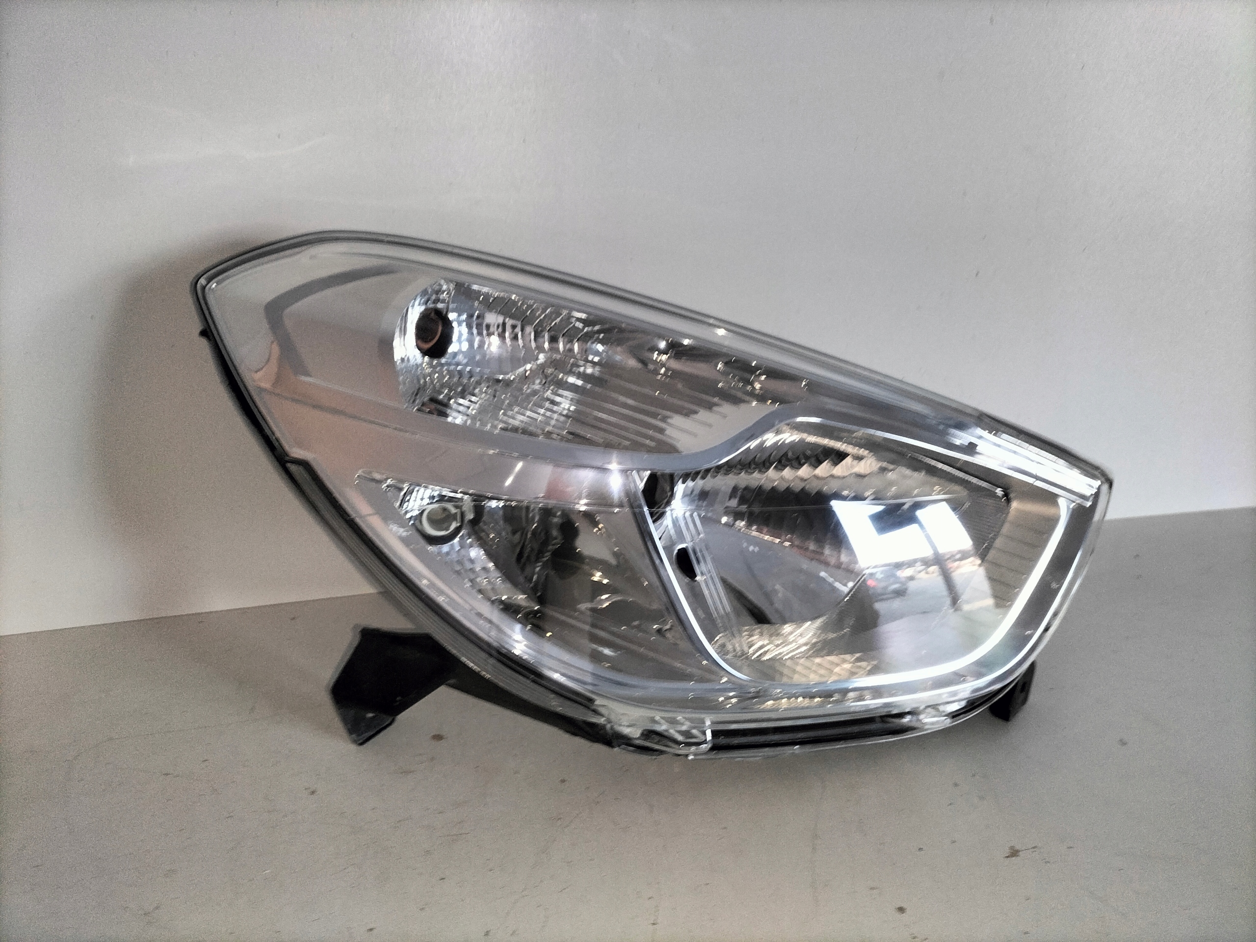 Farol dianteiro direito DACIA LODGY DOKKER 12- image 3