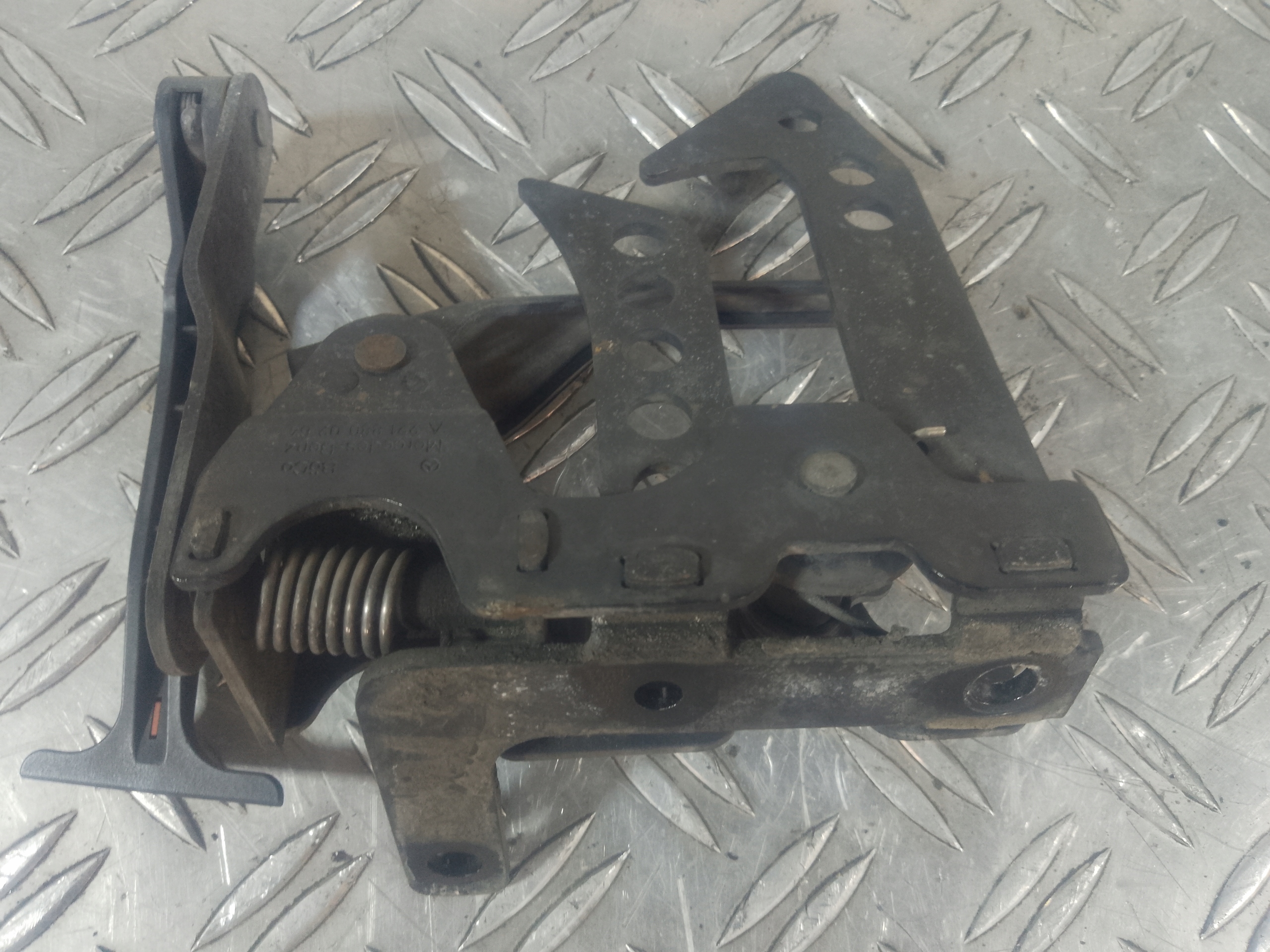 Mercedes S W221 06- Konepellin lukko A2218800264