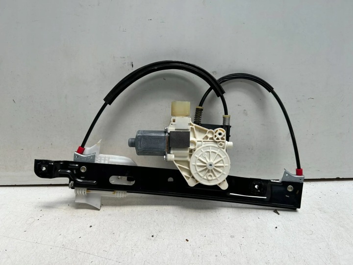 Takaoven nostin oikea Ford Mondeo MK IV