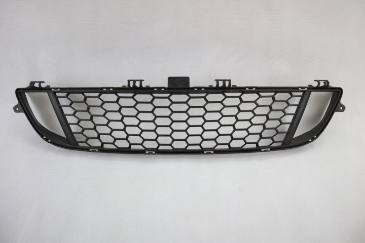 Etusäleikkö BMW 2 F22 F23 LCI M-paketti keskiosa 8055434