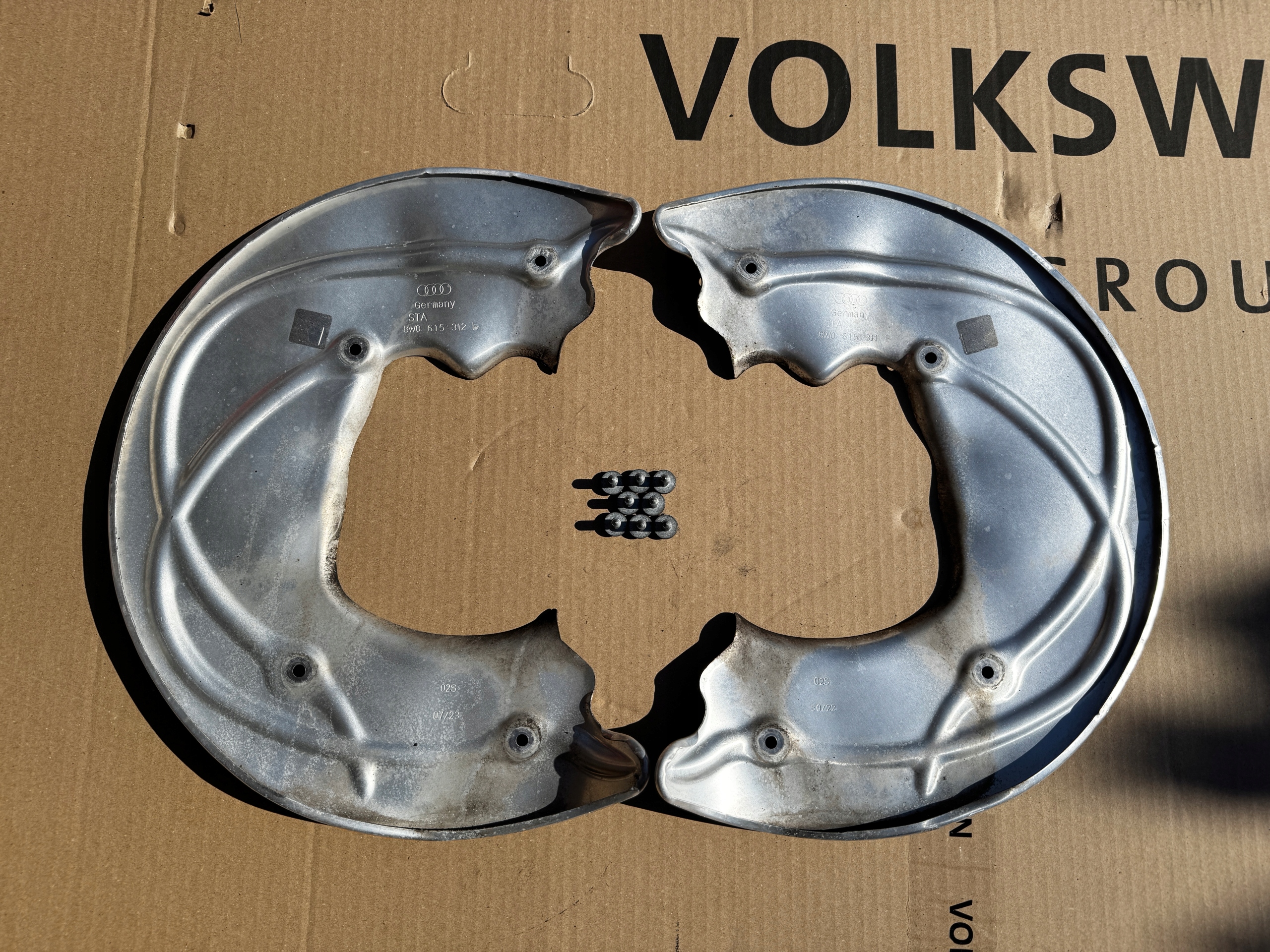 Jarrusatulat edessä Audi A4 B9 A5 8W A6 4K 338 338mm 4-mäntäiset image 3