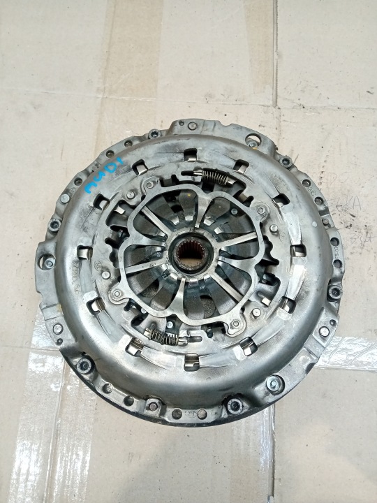 Kytkinlevy audi vw seat skoda 06D105266C 06C141117 06D141031B