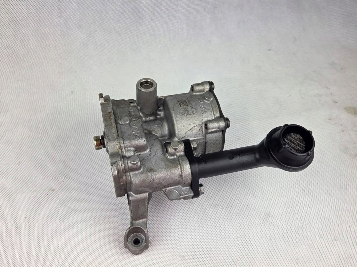 Pompa olio Audi A6 2.0 TDI 11-18 VAG 04L145208J