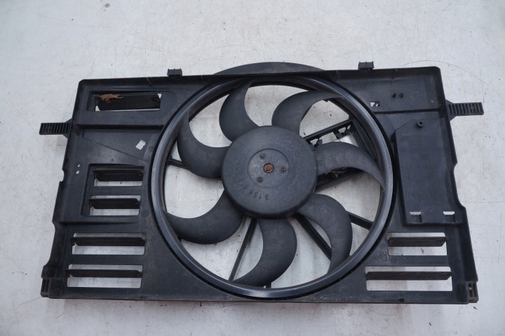 Volvo OE 31261990 jäähdyttimen tuuletin