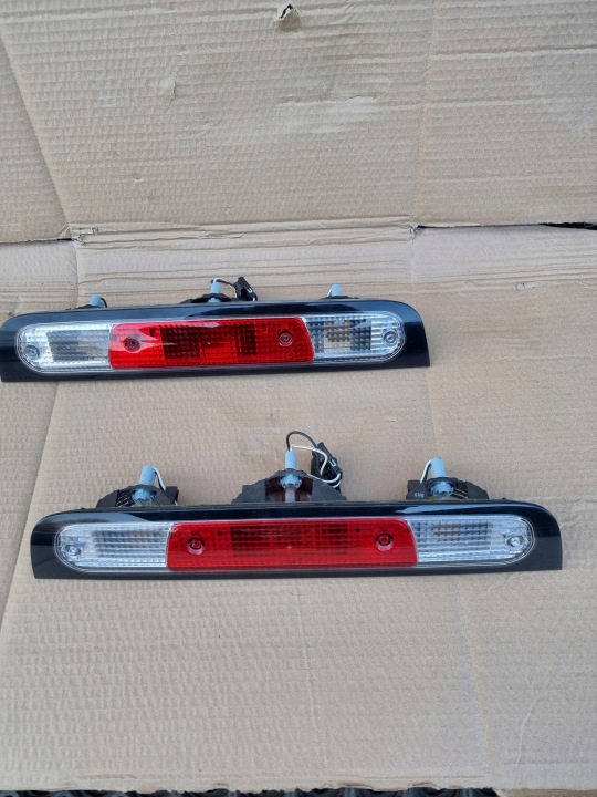 Dodge Ram V 1500 19-22 Luz Interna Traseira Stop P68298380AG