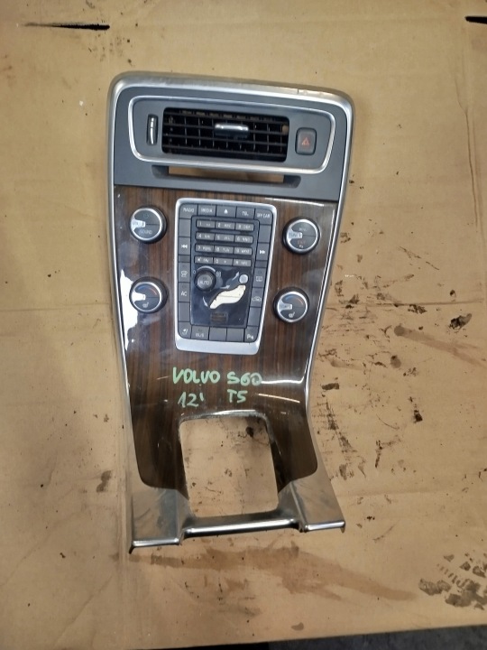 Radio Climate Control Panel Frame Volvo S60 T5 2012