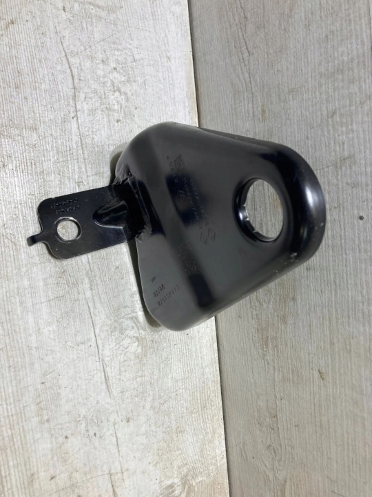 Dacia Sandero III 2022 seat bench mount bracket