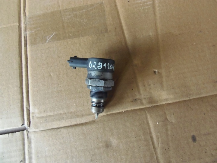 KIA HYUNDAI OPEL Polttoaineen paineanturi 0281102507