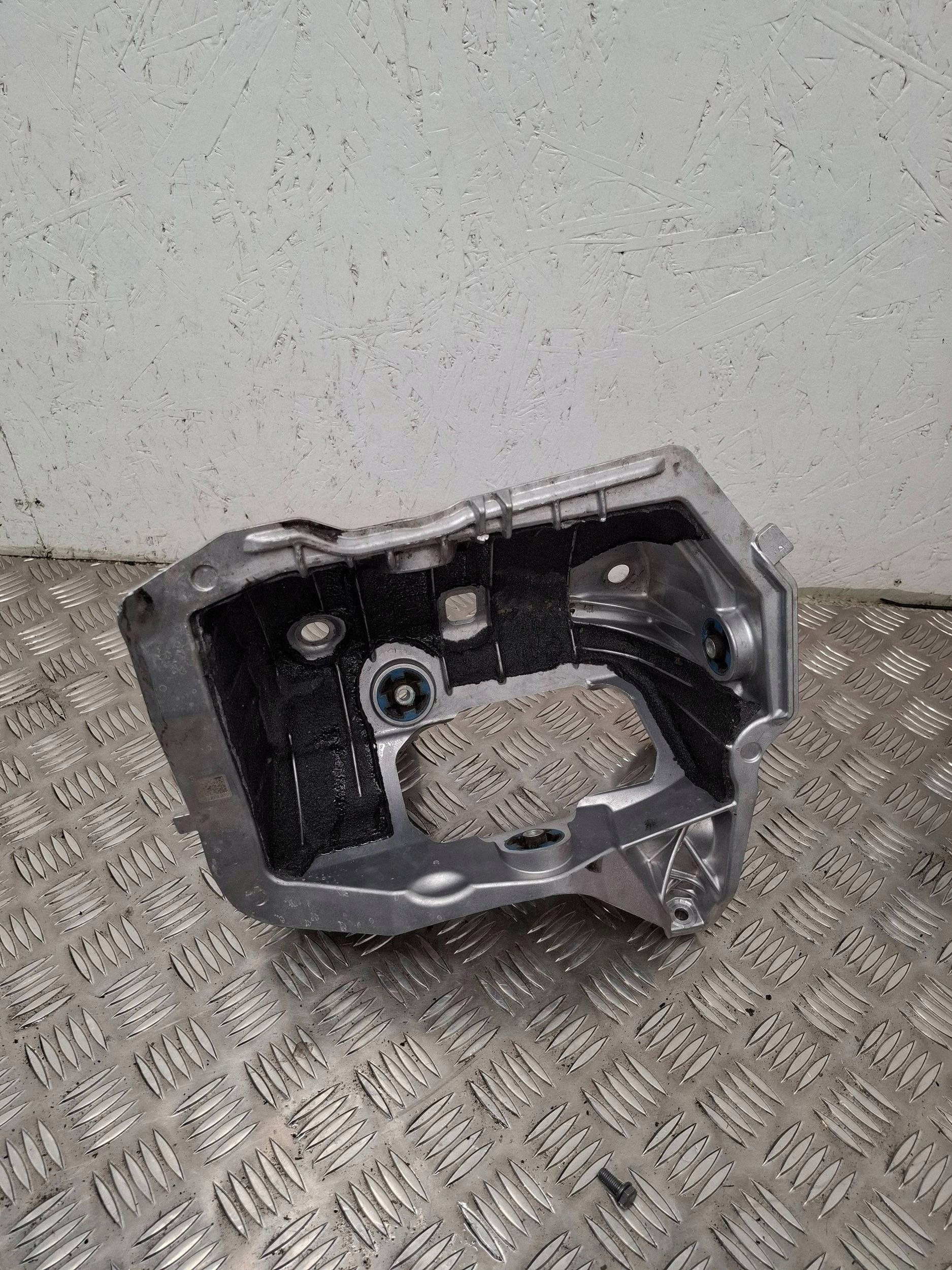 BMW iX1 U11 A/C Compressor Mounting 7412710 335A205E803