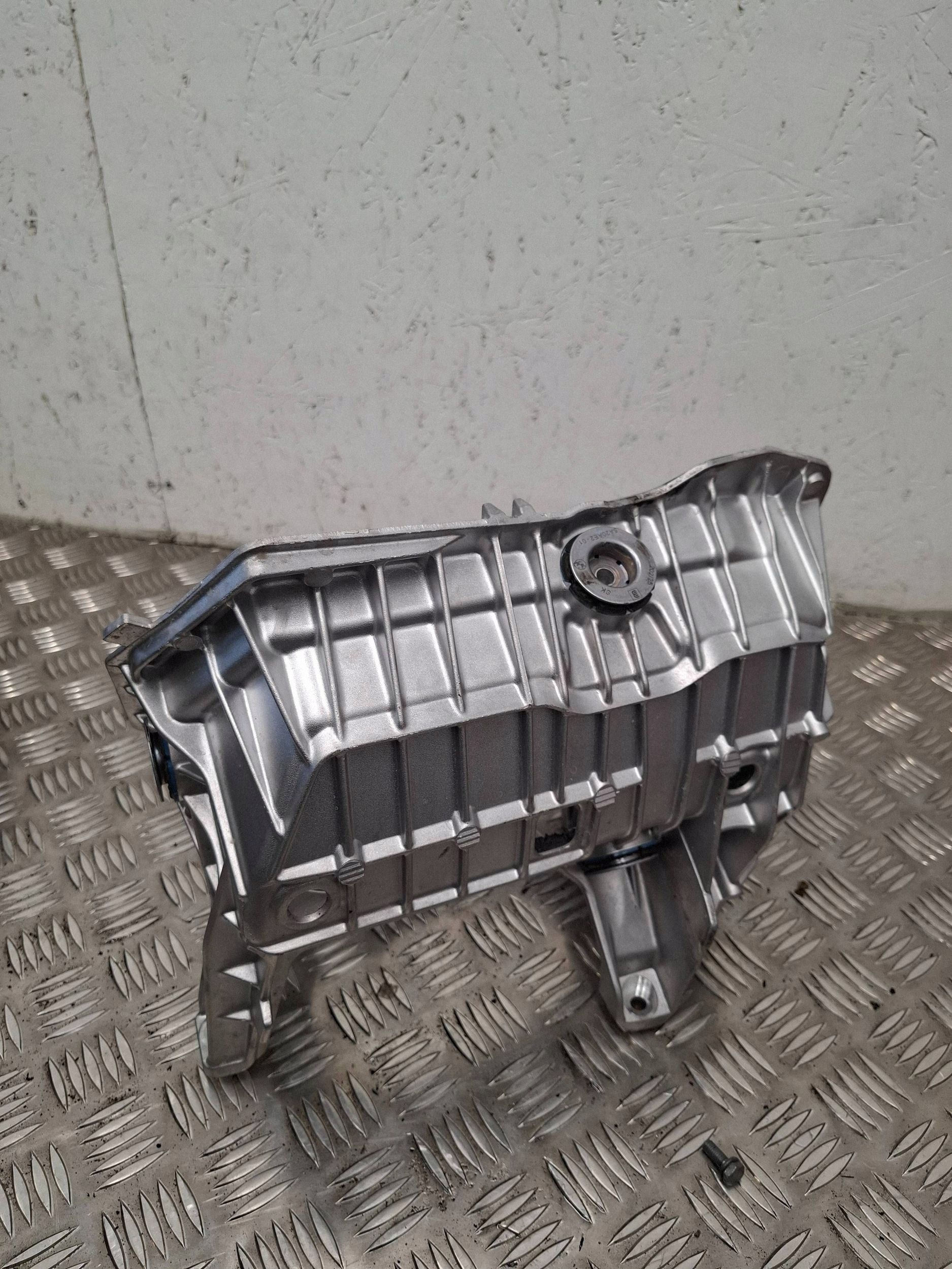 BMW iX1 U11 Support compresseur clim 7412710 335A205E803 image 4