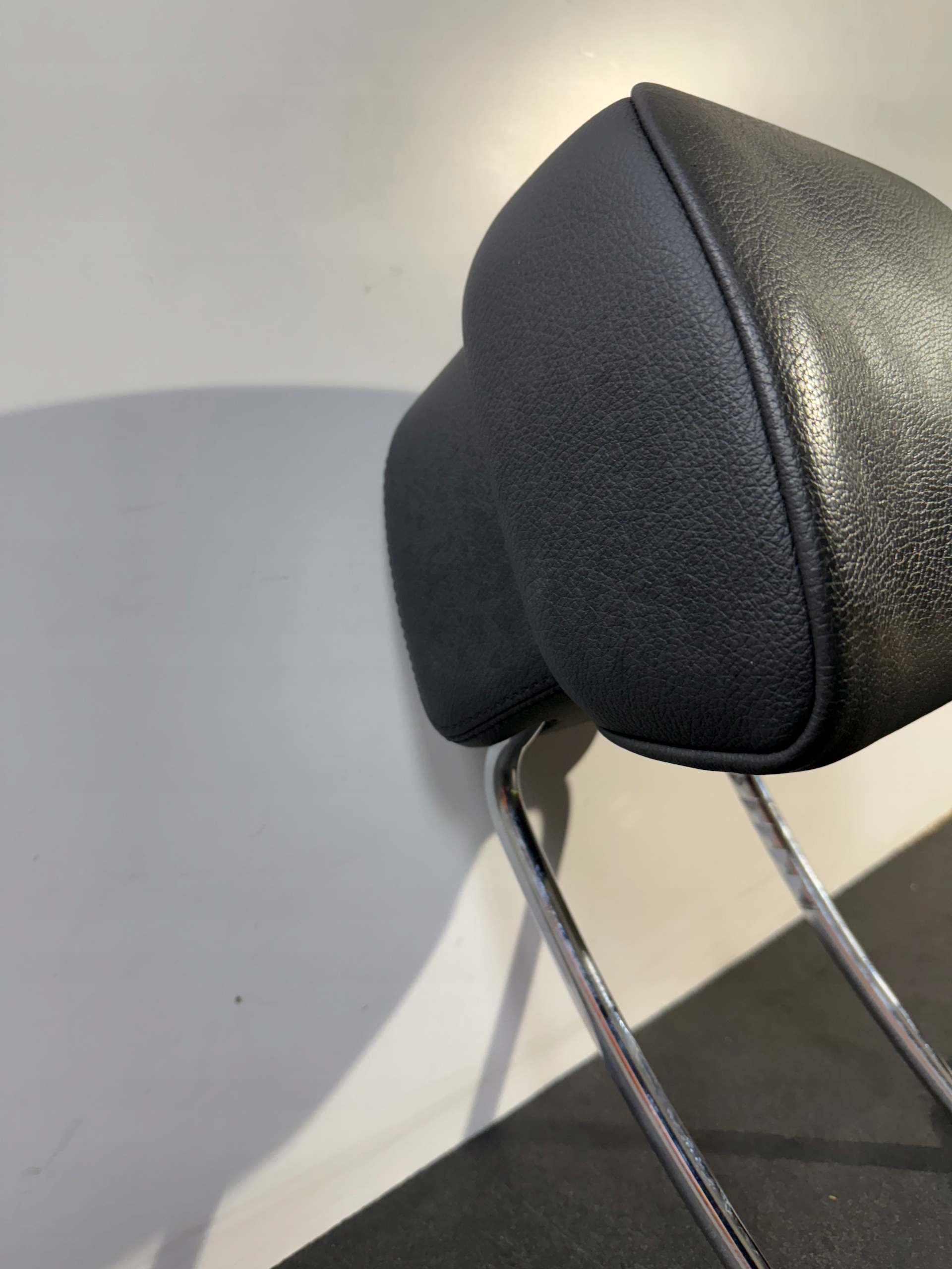 BMW F01 F07 F10 F11 Kopfstütze vorne Leder Gebraucht OEM 00.103.41N image 3