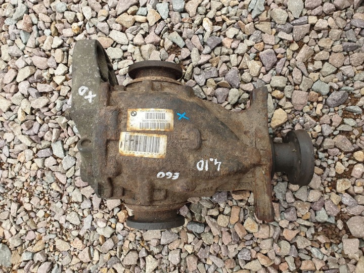 BMW E60 E61 Taka-akseli 4.10 7541546