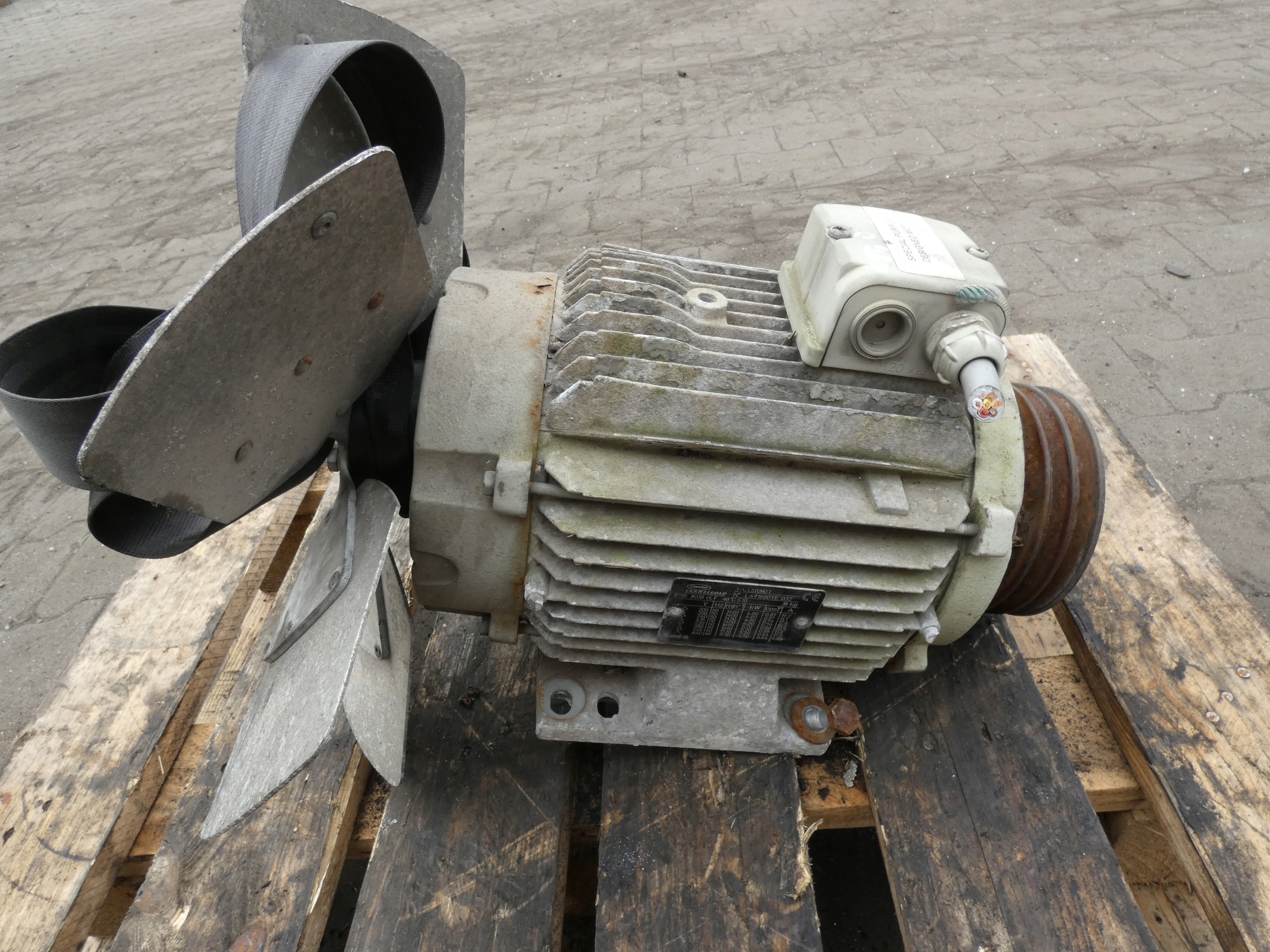 LS112MUT 54-60000-03 Elektromotor Carrier 5,70 kW image 2