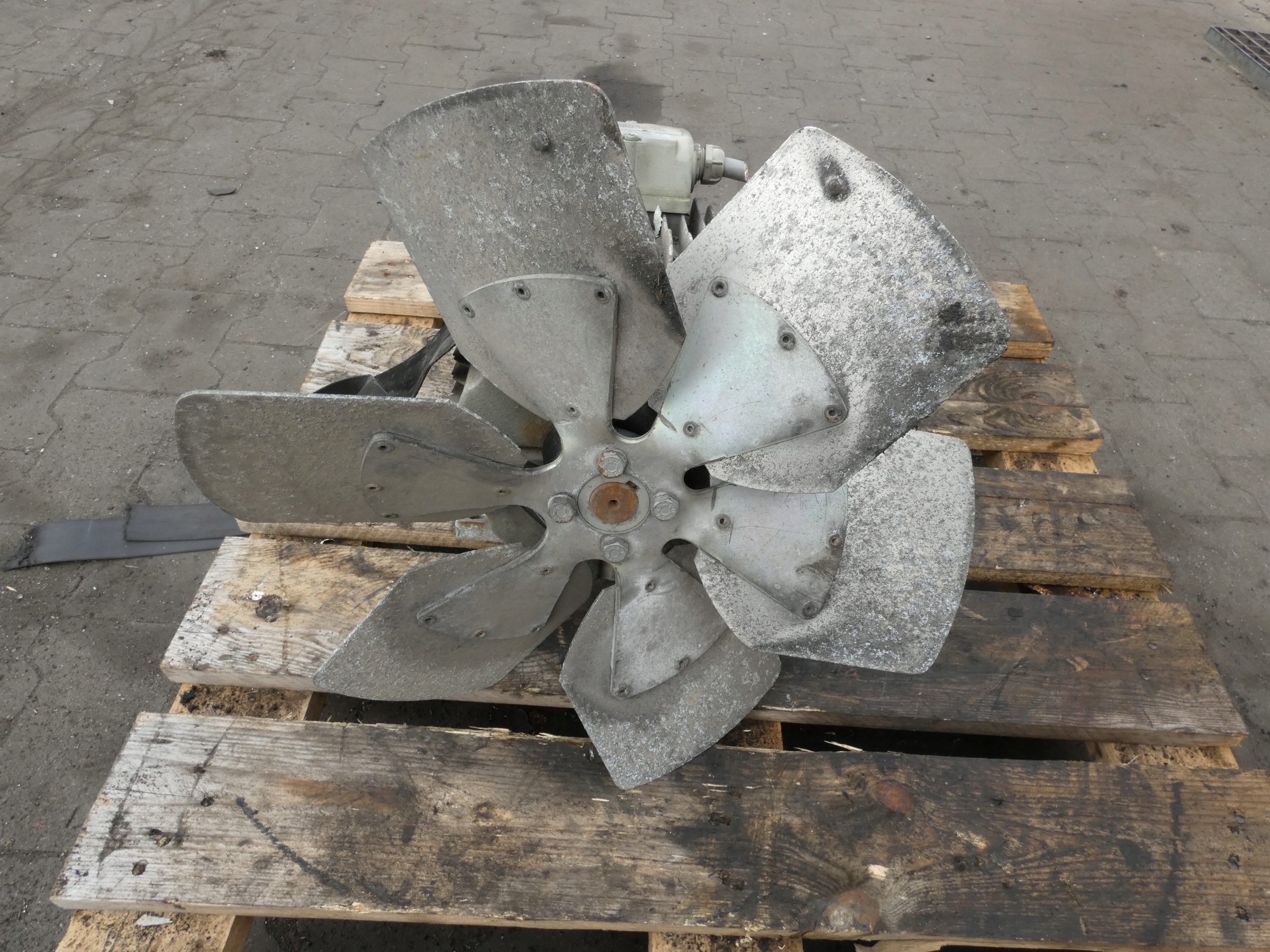 LS112MUT 54-60000-03 Elektromotor Carrier 5,70 kW image 5