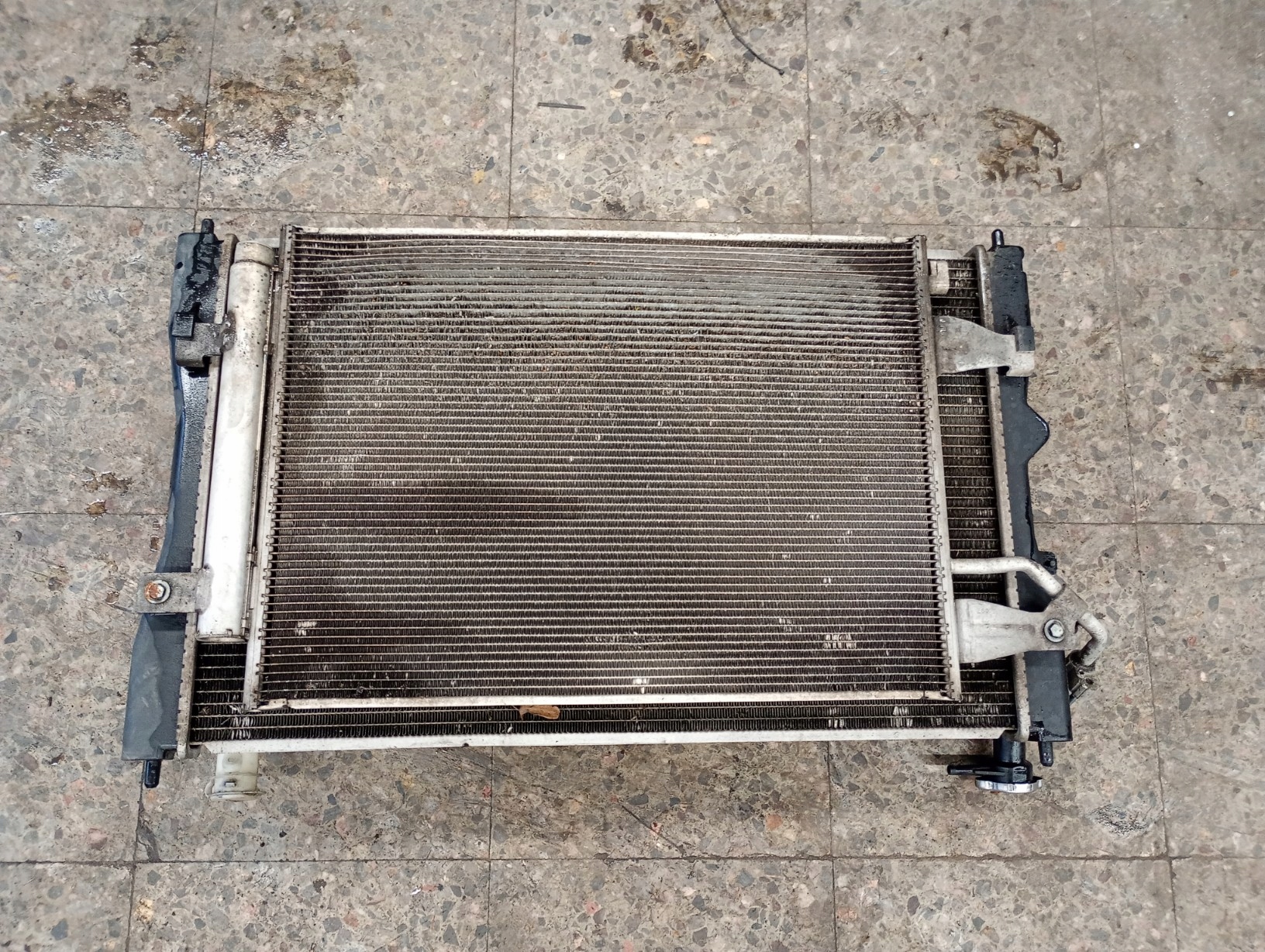 1350a071 radiator fan complete front belt Mitsubishi Colt Z30 1.3 image 10