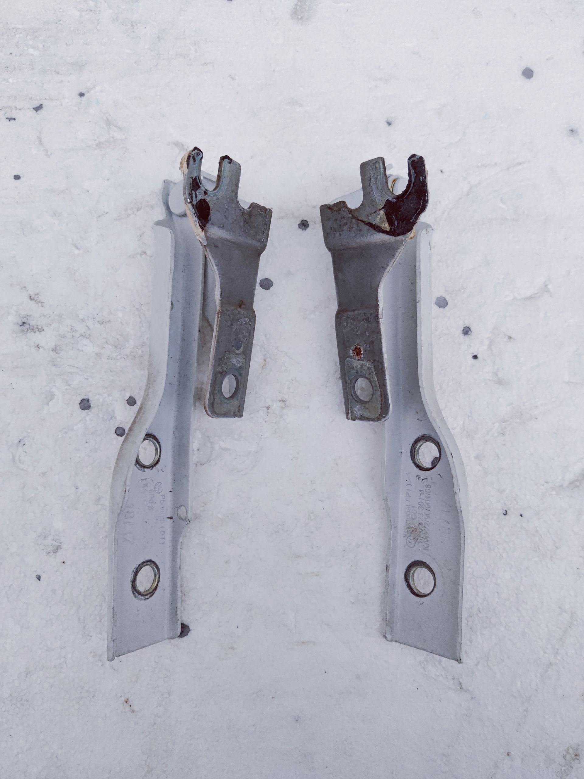 Motorhaubenscharnier rechts links VW Polo 5 6r0823301b. 6r0823302b image 2