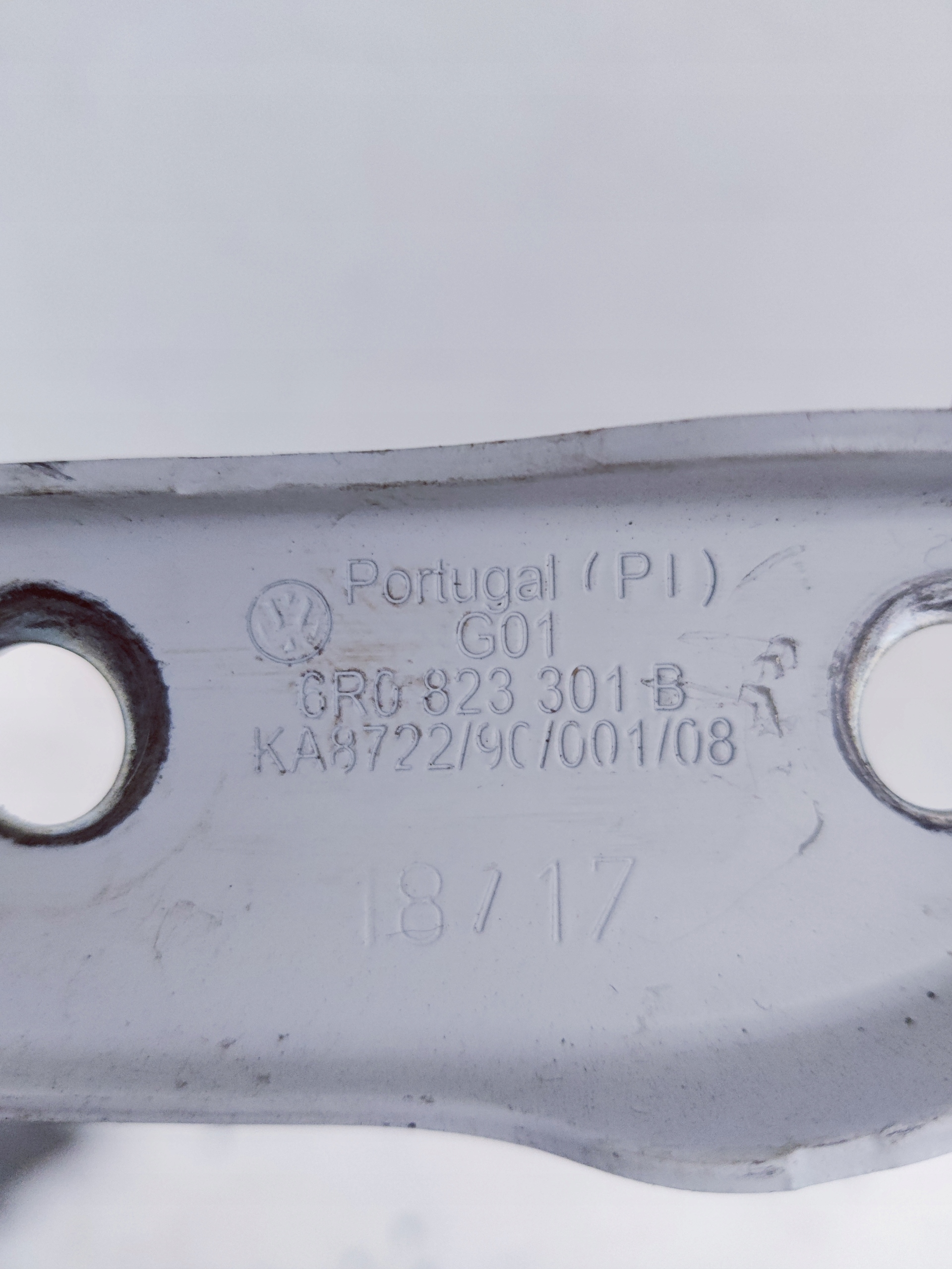 Motorhaubenscharnier rechts links VW Polo 5 6r0823301b. 6r0823302b image 3