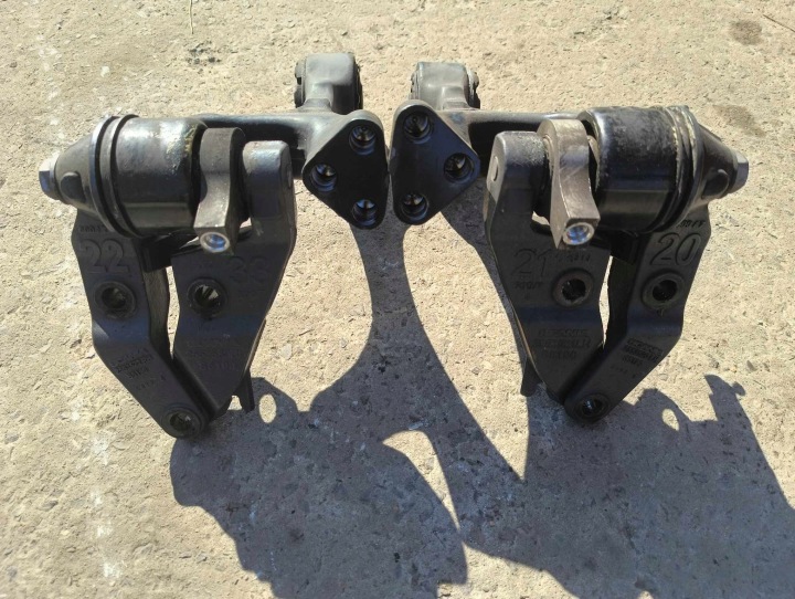 Suporte da barra de tombamento da cabine Scania NGS 2553522 2553533 2553520