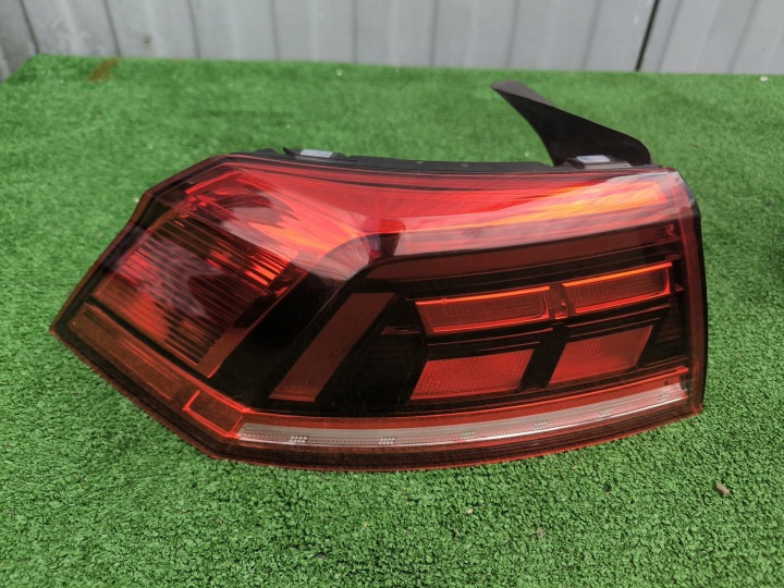 VW Passat B8 Sedan Lift Rear Left LED Lamp 3G5945095J