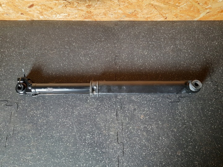 RENAULT GAMA T RANGE ohjaamon nostosylinteri 22302641 2819227